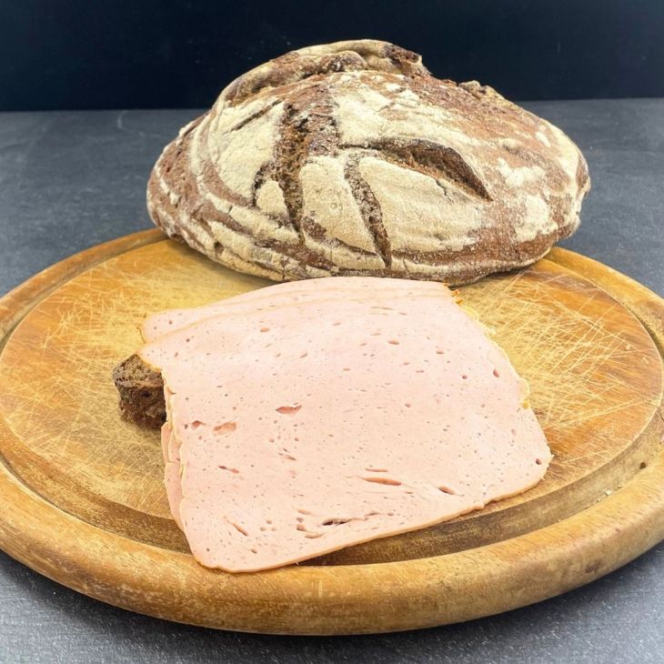 Fleischkäse gebacken -geschnitten